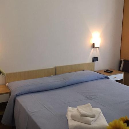 B&B Hotel Lucciola Cattolica Exterior foto